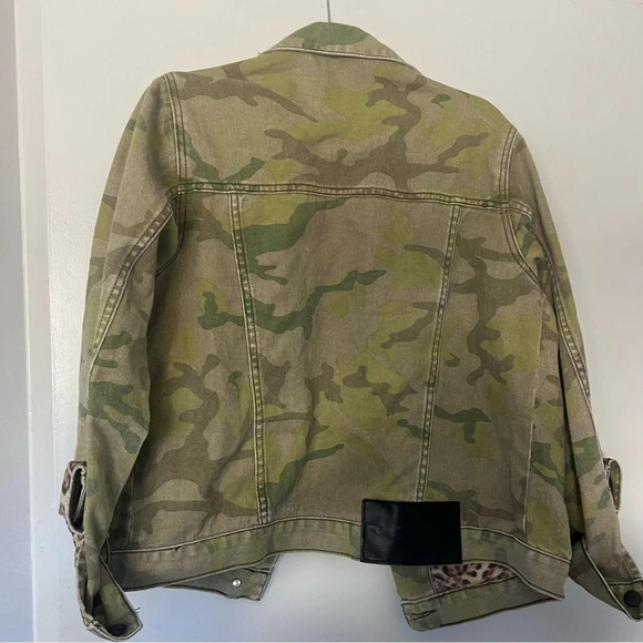 One Teaspoon
Bandits Camo & Leopard Print Denim Jacket - Picture 9 of 10